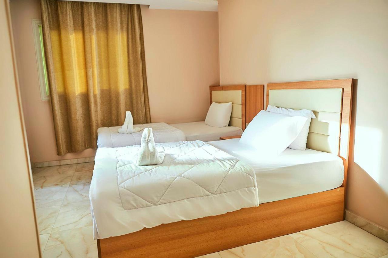 Grand Golden Pyramids View Hotel Kafret el-Gabal المظهر الخارجي الصورة