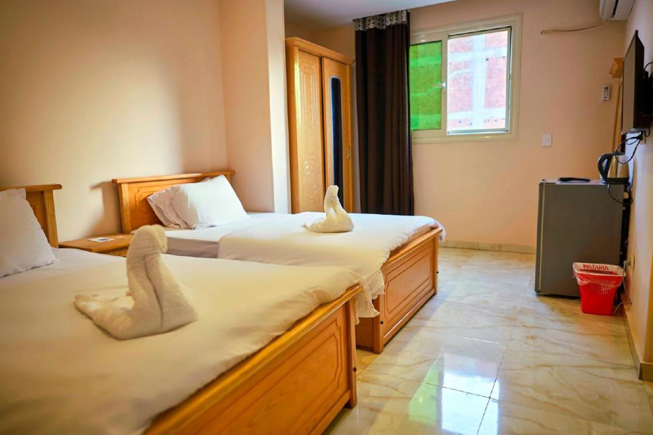 Grand Golden Pyramids View Hotel Kafret el-Gabal المظهر الخارجي الصورة