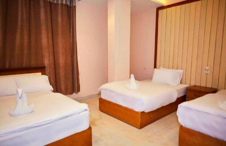 Grand Golden Pyramids View Hotel Kafret el-Gabal المظهر الخارجي الصورة