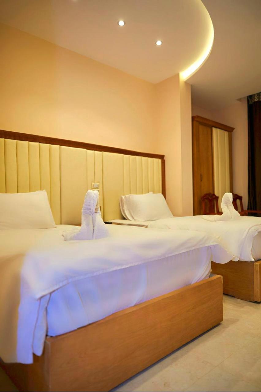 Grand Golden Pyramids View Hotel Kafret el-Gabal المظهر الخارجي الصورة