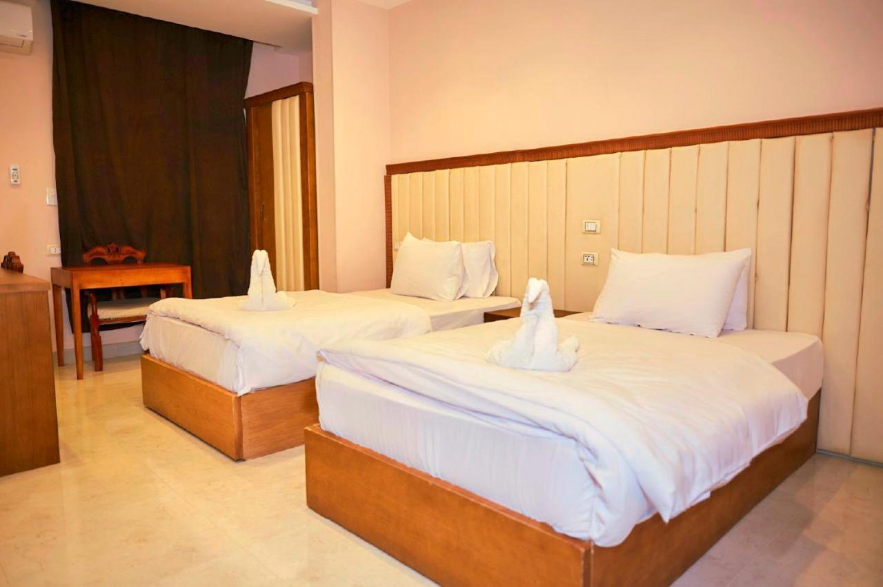 Grand Golden Pyramids View Hotel Kafret el-Gabal المظهر الخارجي الصورة