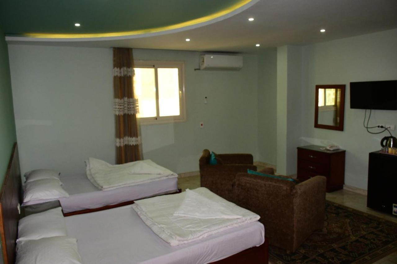 Grand Golden Pyramids View Hotel Kafret el-Gabal المظهر الخارجي الصورة